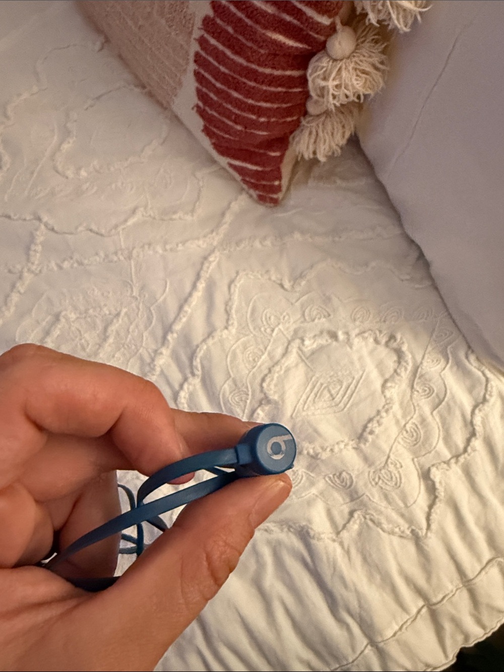 Beats by Dre Blue Wired In-Ear Earbuds with Inline Microphone - Picture 4 of 7